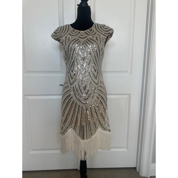 Vintage 20’s Silver and White Beaded and Sequins Flapper dress with Fringe - Picture 2 of 9
